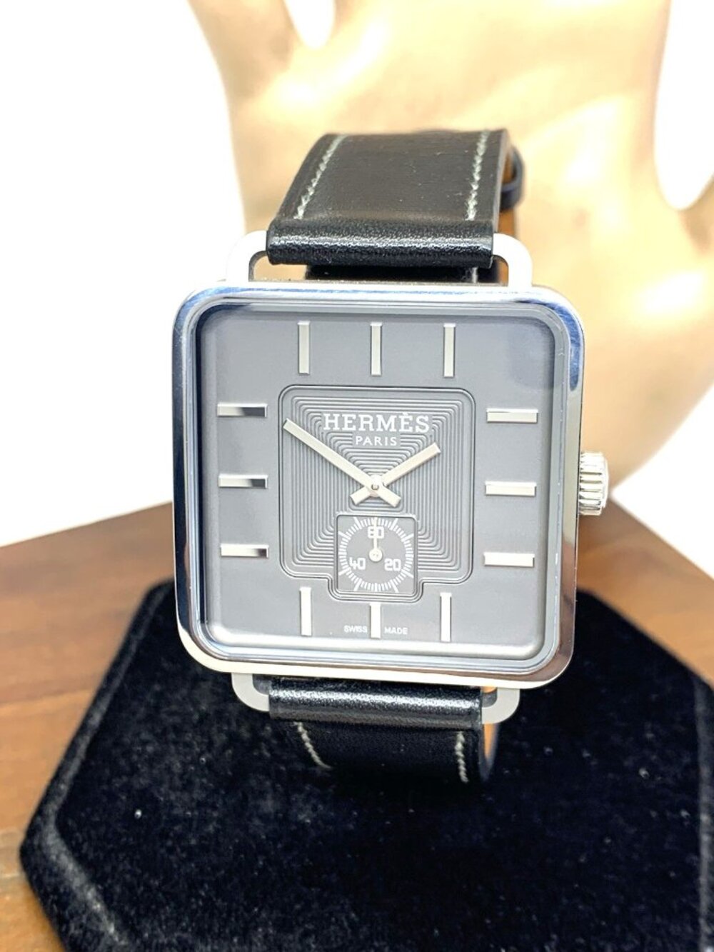 Hermes Men's Watch TI1.741 Swiss Automatic Gray Dial Titanium Black Leather Band - Picture 1 of 12